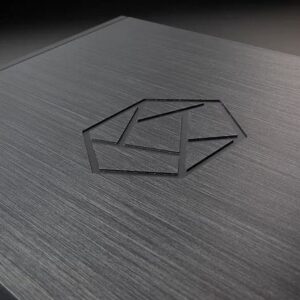 Hifi-Rose-HD160 logo op afdekkap